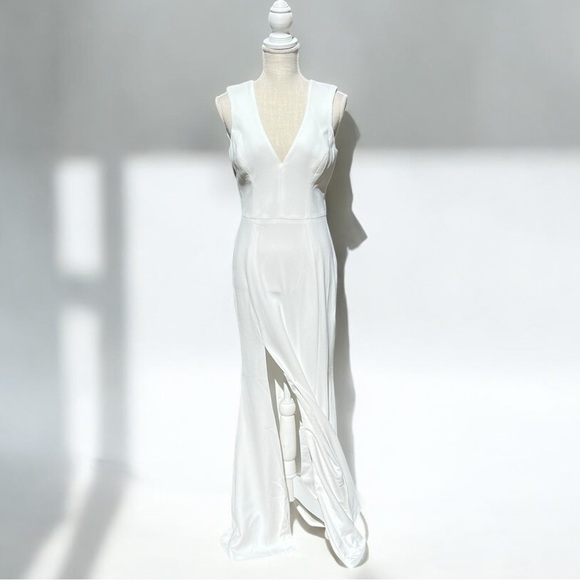 🌻NEW Dress The Population Sandra Off White Crepe Slit Gown Size Medium - Picture 4 of 13